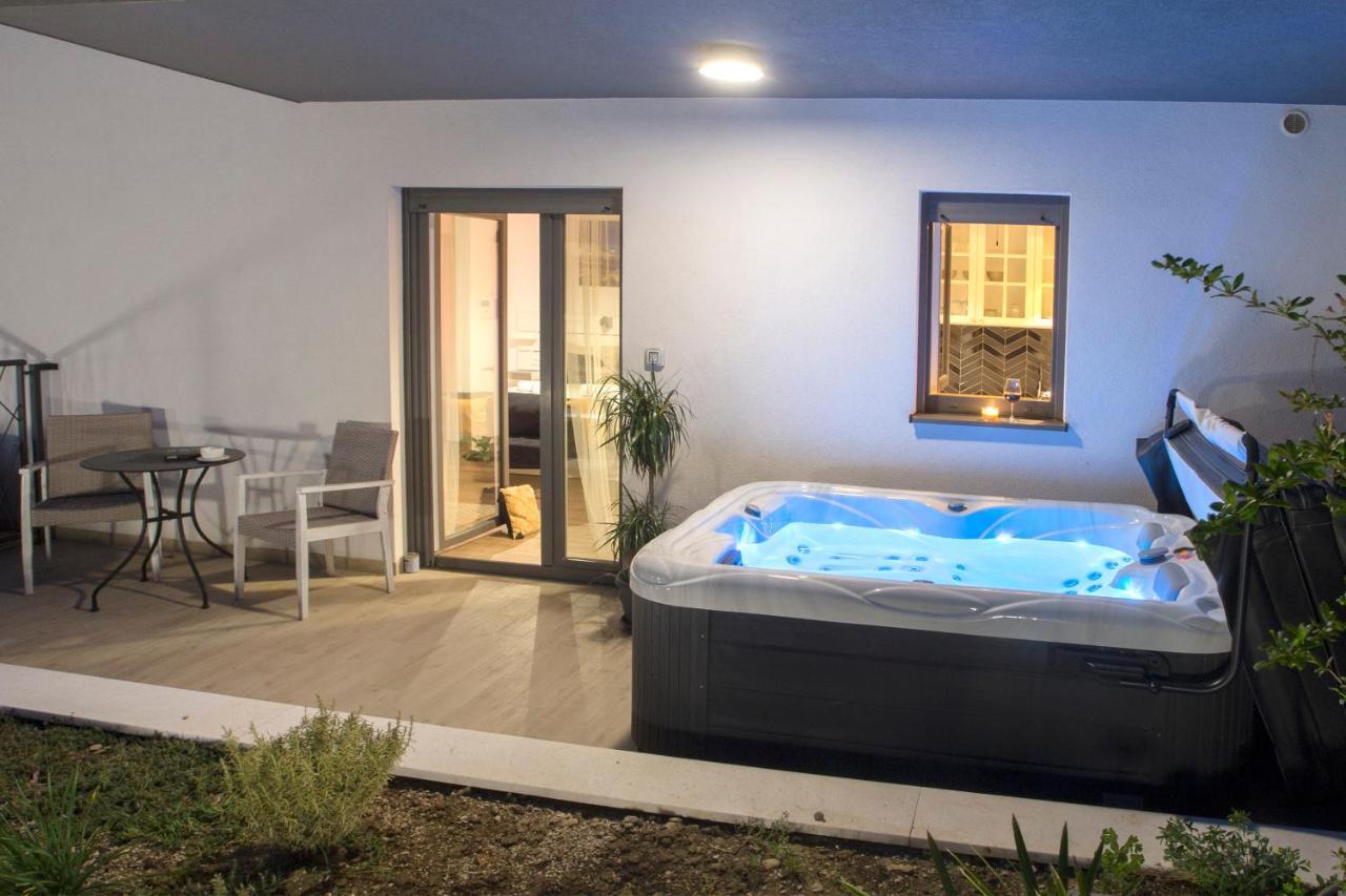 ספליט Studio And Hot Tub מראה חיצוני תמונה